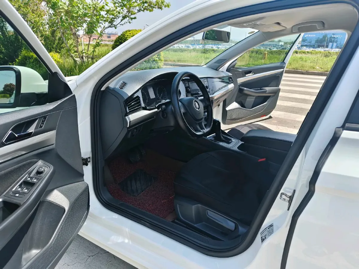 2019 Bestune T77 1.2T 143HP L4 7DCT,autocango,china used car exporter,china ev exporter,chinese used car exporter,chinese used ev exporter