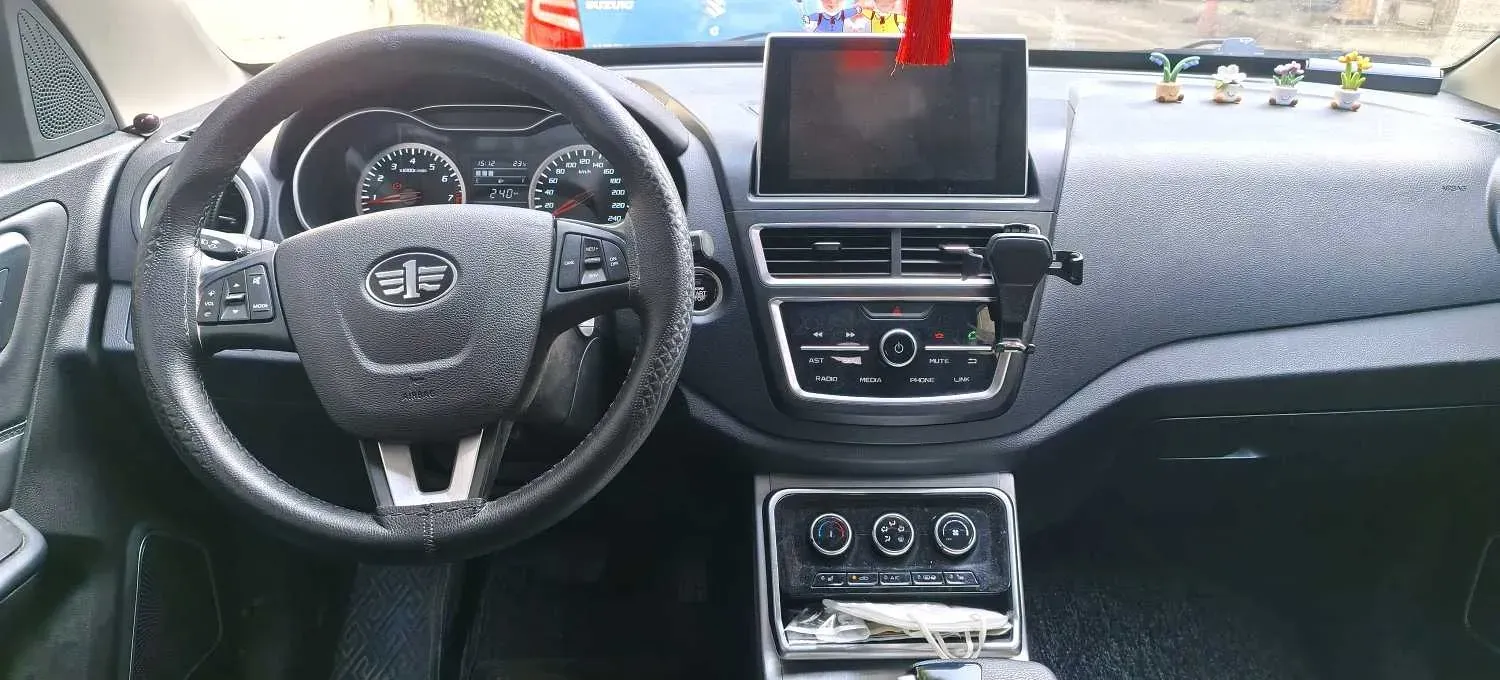 2019 Bestune X40 1.6L 114HP L4 6AT,autocango,china used car exporter,china ev exporter,chinese used car exporter,chinese used ev exporter