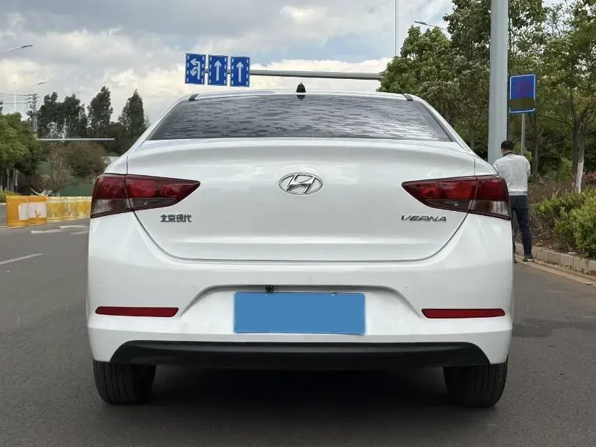 2016 Hyundai Verna 1.4L 100HP L4 6MT,autocango,china used car exporter,china ev exporter,chinese used car exporter,chinese used ev exporter