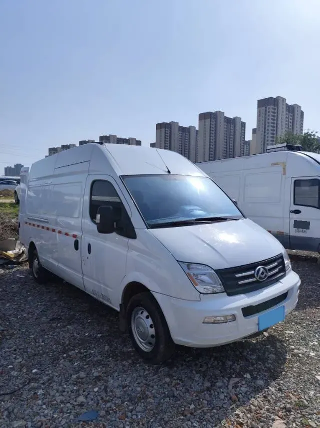 2023 MAXUS XinTu V80 2.0T 127HP L4 6MT,autocango,china used car exporter,china ev exporter,chinese used car exporter,chinese used ev exporter