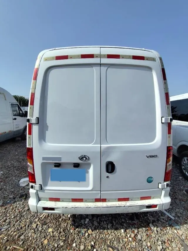 2023 MAXUS XinTu V80 2.0T 127HP L4 6MT,autocango,china used car exporter,china ev exporter,chinese used car exporter,chinese used ev exporter