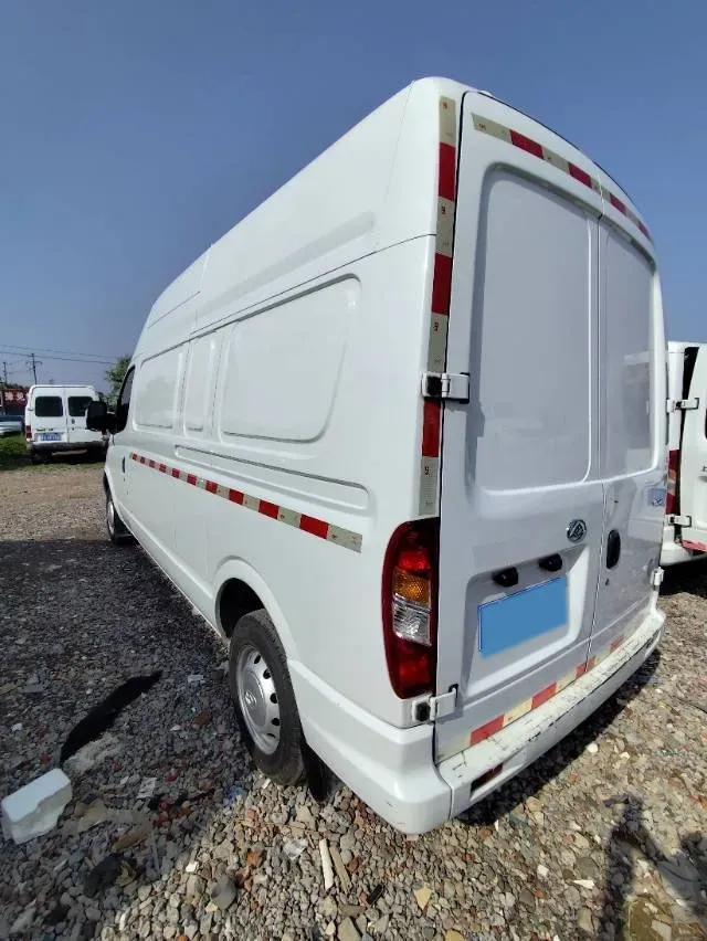 2023 MAXUS XinTu V80 2.0T 127HP L4 6MT,autocango,china used car exporter,china ev exporter,chinese used car exporter,chinese used ev exporter