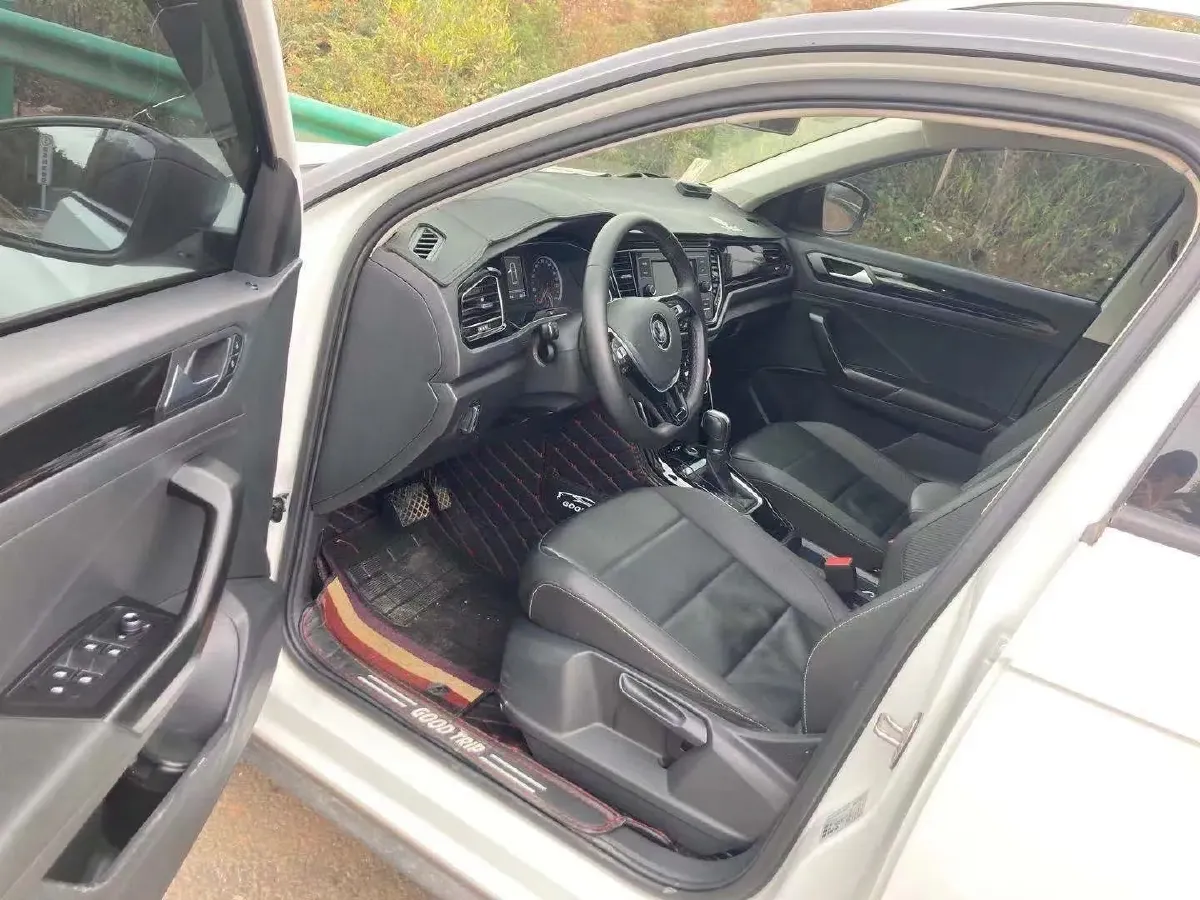 2018 Jeep Renegade 2.0L 155HP L4 9AT,autocango,china used car exporter,china ev exporter,chinese used car exporter,chinese used ev exporter