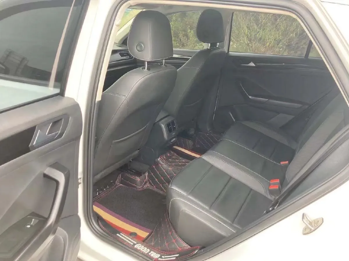 2018 Jeep Renegade 2.0L 155HP L4 9AT,autocango,china used car exporter,china ev exporter,chinese used car exporter,chinese used ev exporter