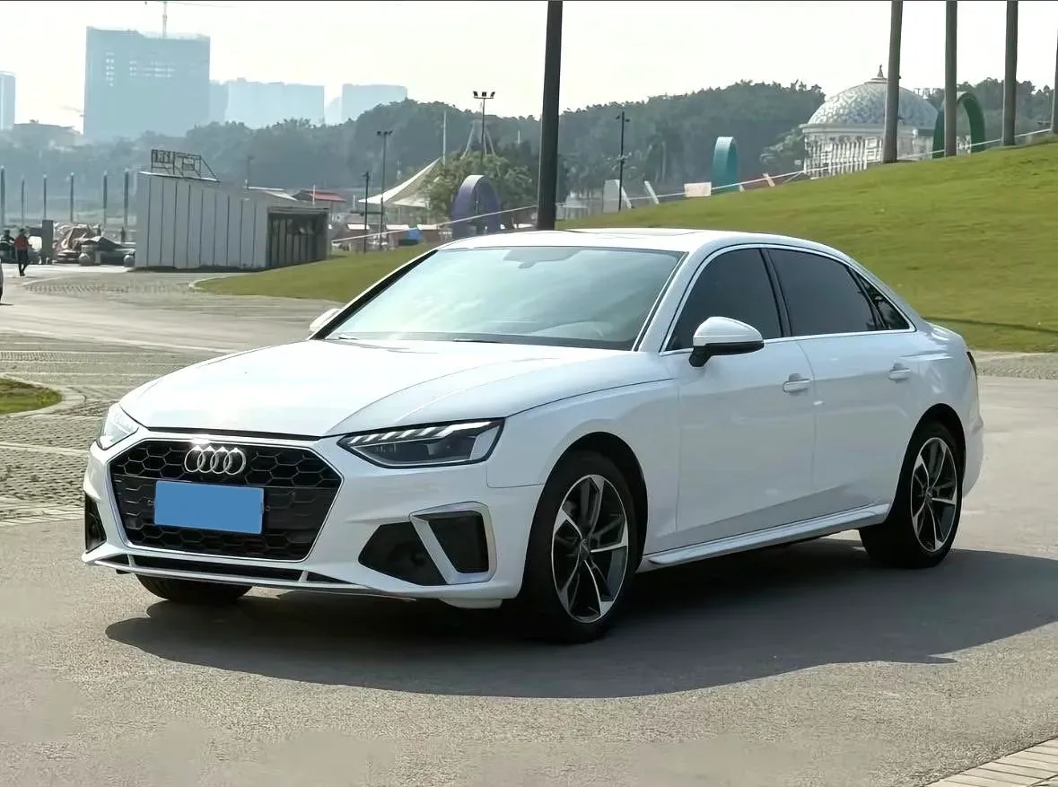 2020 Audi A4L 2.0T 190HP L4 7DCT,autocango,china used car exporter,china ev exporter,chinese used car exporter,chinese used ev exporter