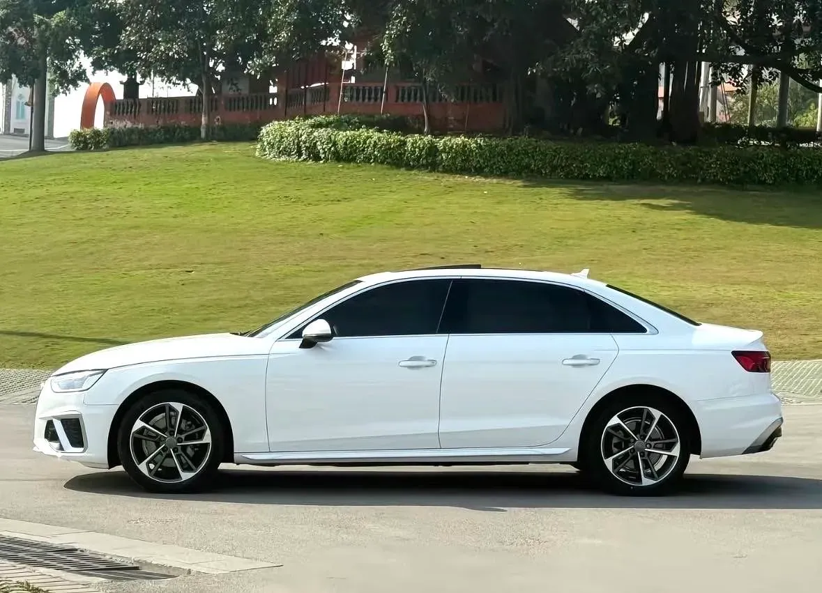 2020 Audi A4L 2.0T 190HP L4 7DCT,autocango,china used car exporter,china ev exporter,chinese used car exporter,chinese used ev exporter