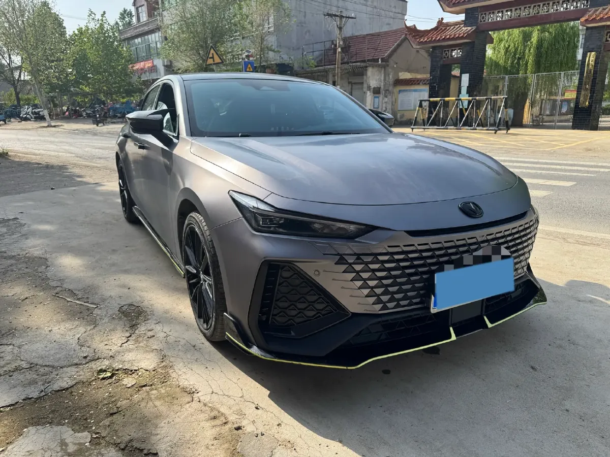 2022 ChangAn UNI-V 2.0T 233HP L4 8AT,autocango,china used car exporter,china ev exporter,chinese used car exporter,chinese used ev exporter