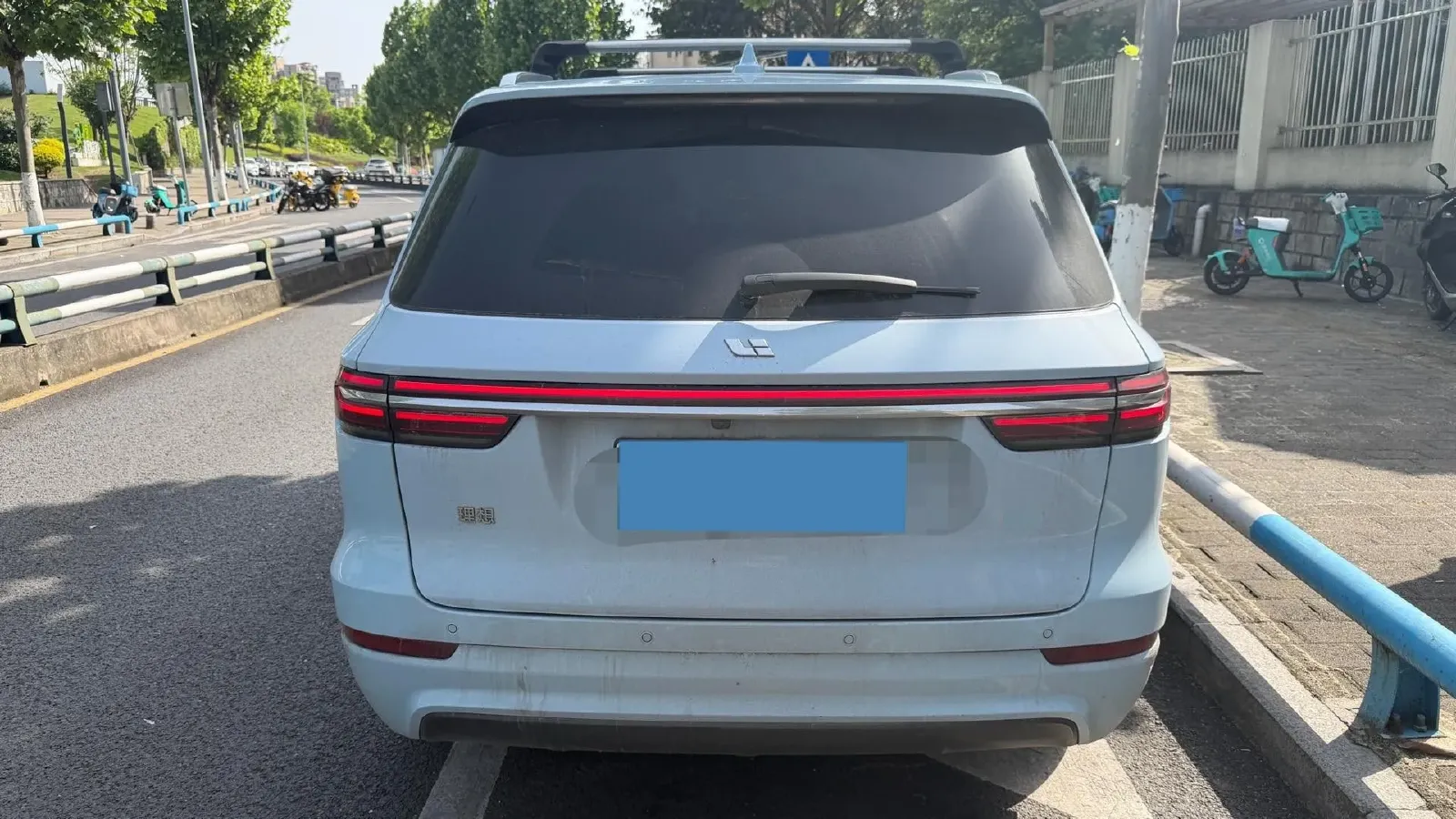 2020 Li ONE Range Extended 131HP REEV 40.5KWH,autocango,china used car exporter,china ev exporter,chinese used car exporter,chinese used ev exporter