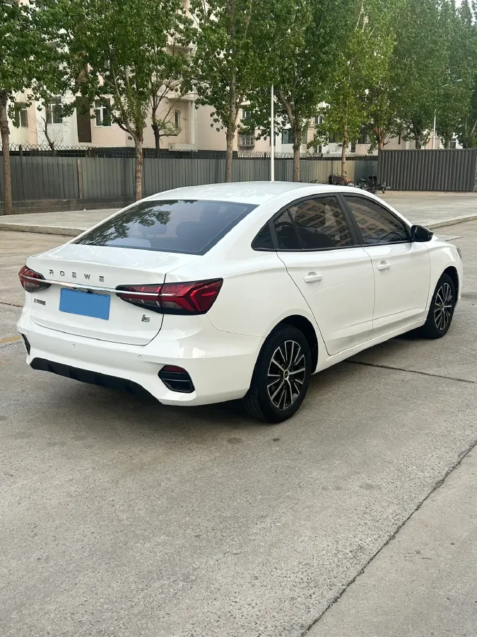 2021 Roewe i5 1.5L 120HP L4 CVT,autocango,china used car exporter,china ev exporter,chinese used car exporter,chinese used ev exporter