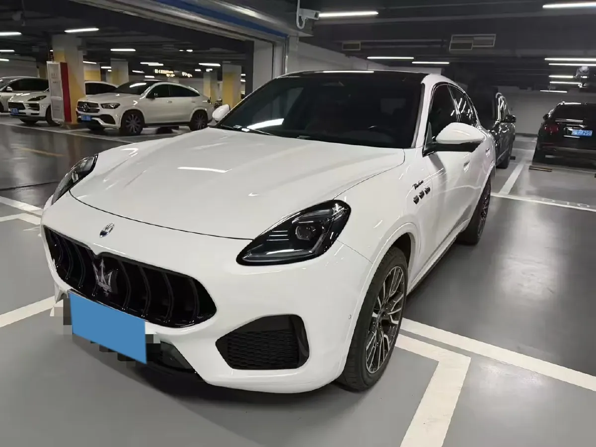 2023 Maserati Grecale 2.0T 300HP L4 8AT,autocango,china used car exporter,china ev exporter,chinese used car exporter,chinese used ev exporter