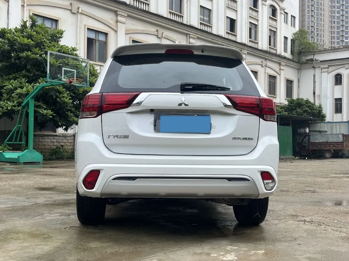 2021 Mitsubishi Outlander 2.0L 166HP L4 CVT,autocango,china used car exporter,china ev exporter,chinese used car exporter,chinese used ev exporter