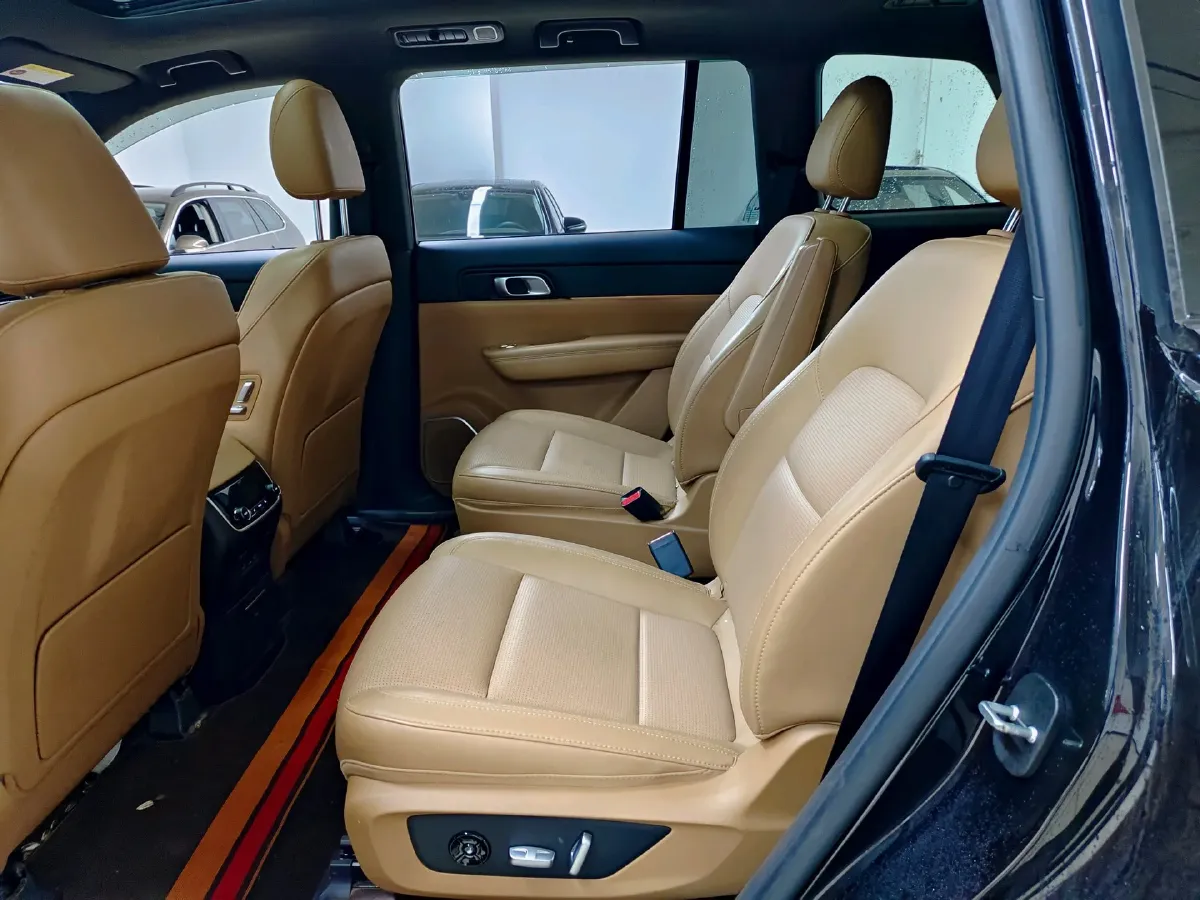 2021 Li ONE Range Extended 131HP REEV 40.5KWH,autocango,china used car exporter,china ev exporter,chinese used car exporter,chinese used ev exporter