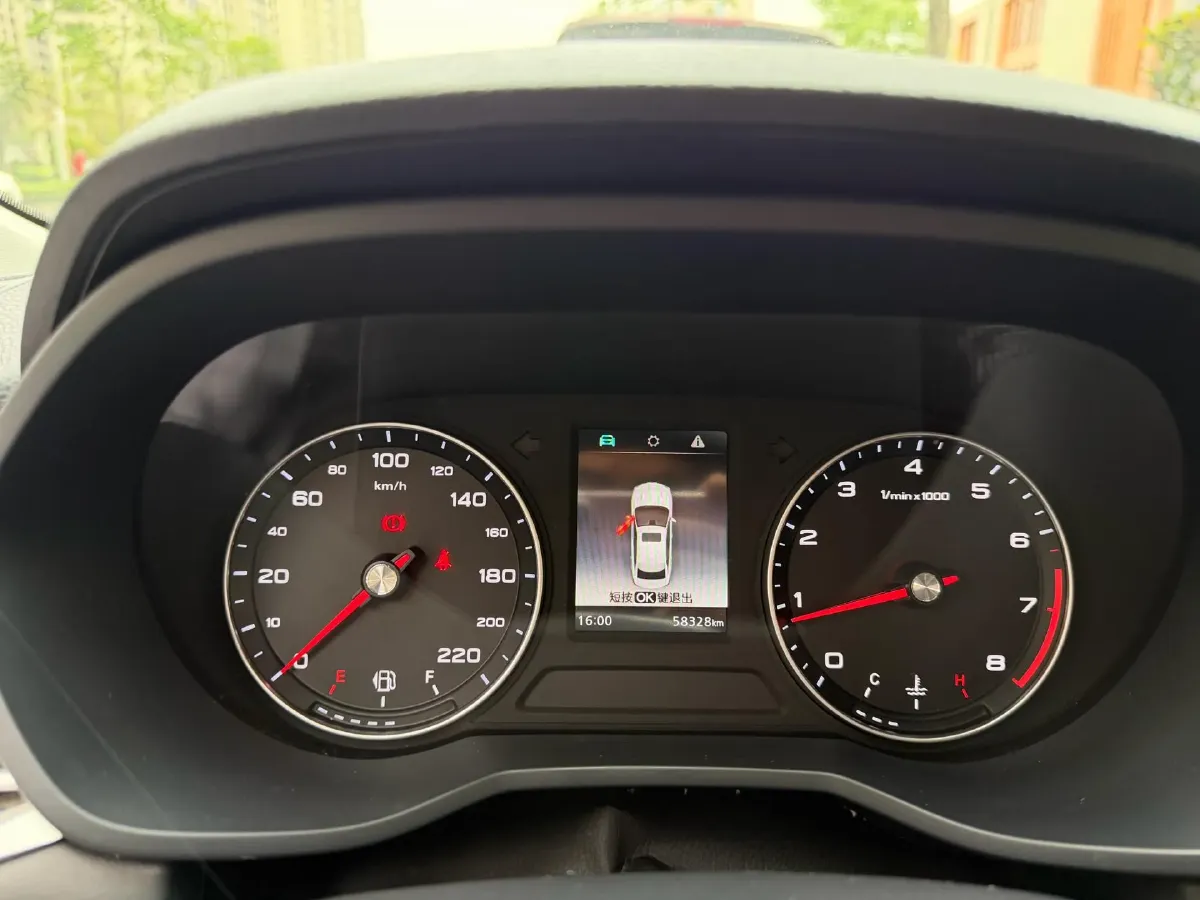 2020 Roewe i5 1.5L 120HP L4 CVT,autocango,china used car exporter,china ev exporter,chinese used car exporter,chinese used ev exporter