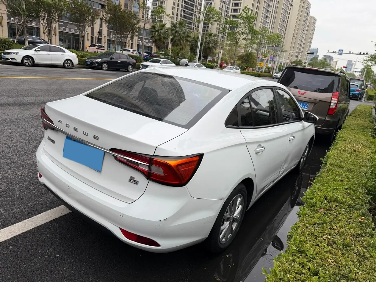 2020 Roewe i5 1.5L 120HP L4 CVT,autocango,china used car exporter,china ev exporter,chinese used car exporter,chinese used ev exporter