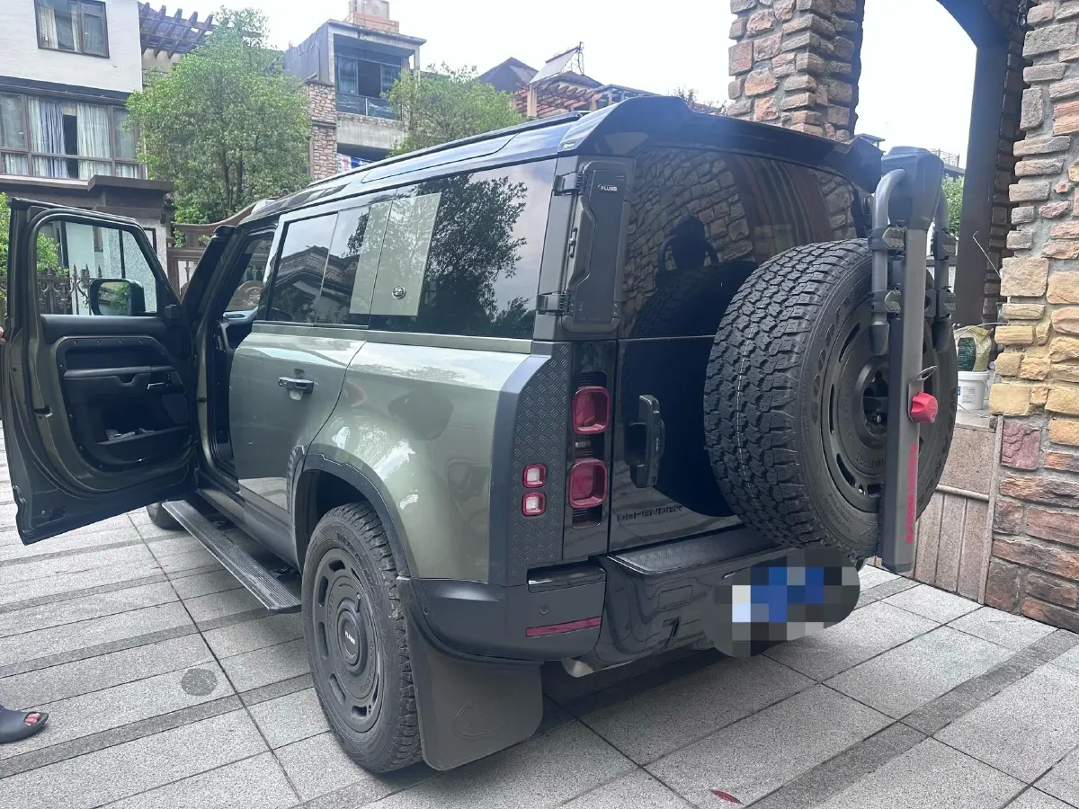 2023 Land Rover Defender 3.0T 400HP L6 8AT,autocango,china used car exporter,china ev exporter,chinese used car exporter,chinese used ev exporter