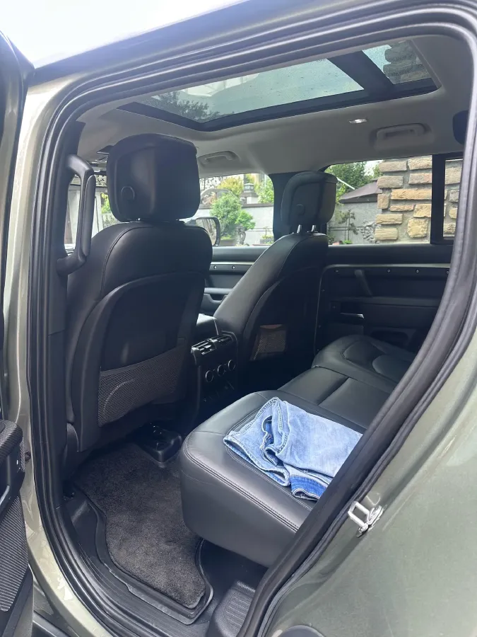 2023 Land Rover Defender 3.0T 400HP L6 8AT,autocango,china used car exporter,china ev exporter,chinese used car exporter,chinese used ev exporter