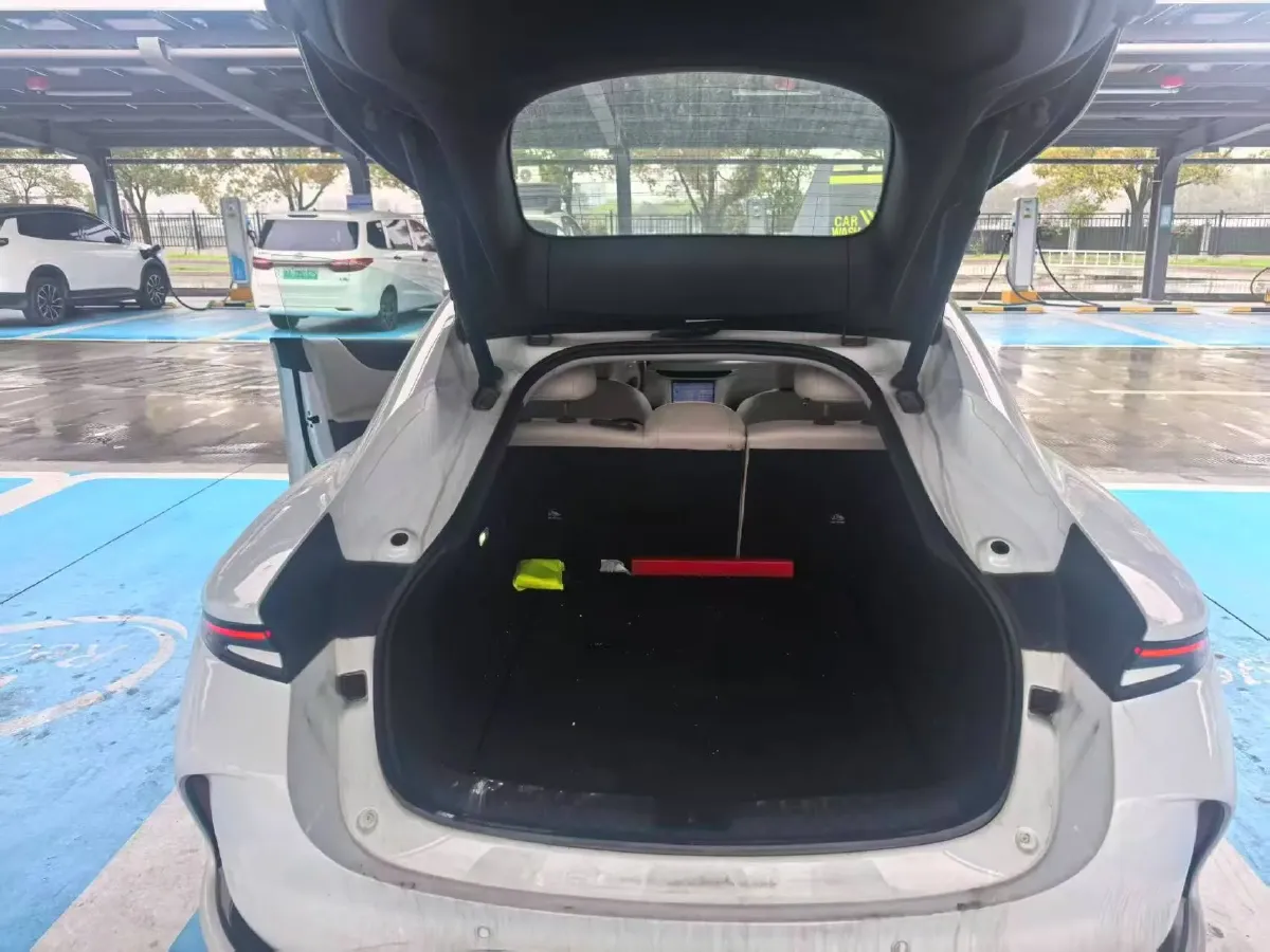 2024 IM L6 BEV 75KWH,autocango,china used car exporter,china ev exporter,chinese used car exporter,chinese used ev exporter