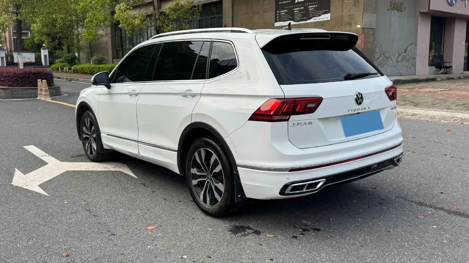 2024 Volkswagen Tiguan L 2.0T 186HP L4 7DCT,autocango,china used car exporter,china ev exporter,chinese used car exporter,chinese used ev exporter