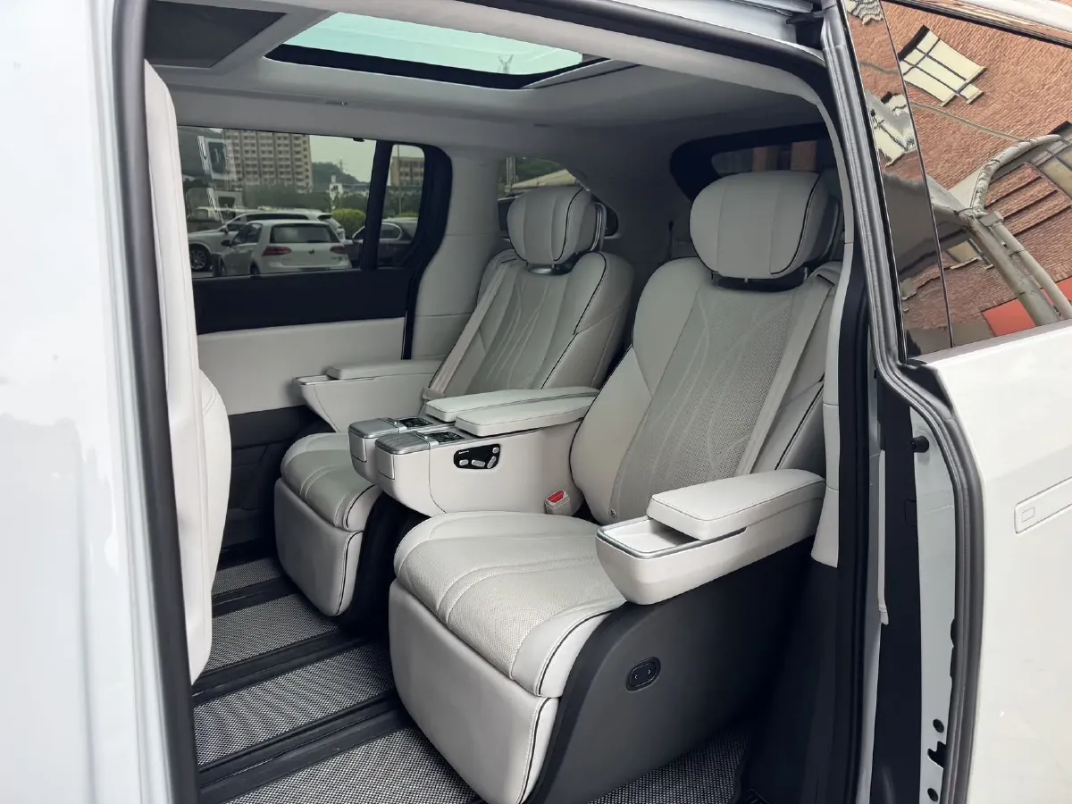 2024 Xpeng X9 BEV 101.5KWH,autocango,china used car exporter,china ev exporter,chinese used car exporter,chinese used ev exporter