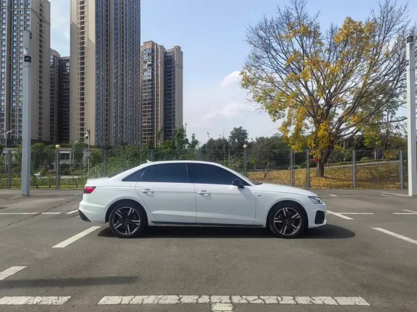 2022 Audi A4L 2.0T 190HP L4 7DCT,autocango,china used car exporter,china ev exporter,chinese used car exporter,chinese used ev exporter