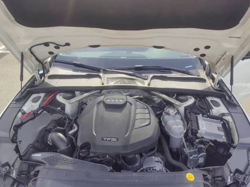 2022 Audi A4L 2.0T 190HP L4 7DCT,autocango,china used car exporter,china ev exporter,chinese used car exporter,chinese used ev exporter