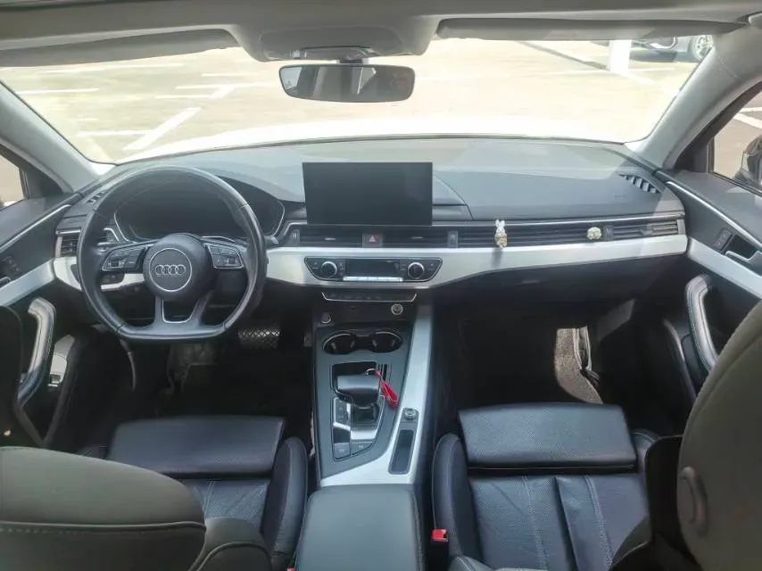 2022 Audi A4L 2.0T 190HP L4 7DCT,autocango,china used car exporter,china ev exporter,chinese used car exporter,chinese used ev exporter