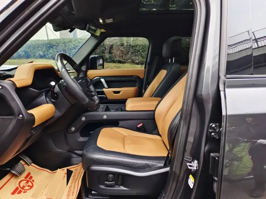 2021 Land Rover Defender 3.0T 400HP L6 8AT,autocango,china used car exporter,china ev exporter,chinese used car exporter,chinese used ev exporter