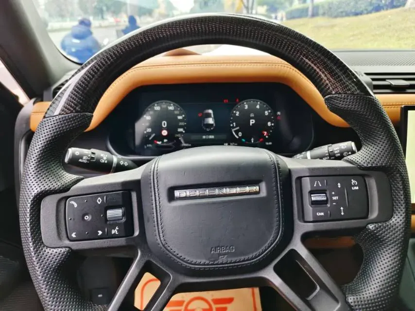 2021 Land Rover Defender 3.0T 400HP L6 8AT,autocango,china used car exporter,china ev exporter,chinese used car exporter,chinese used ev exporter