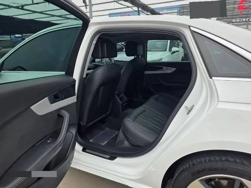 2020 Audi A4L 2.0T 190HP L4 7DCT,autocango,china used car exporter,china ev exporter,chinese used car exporter,chinese used ev exporter