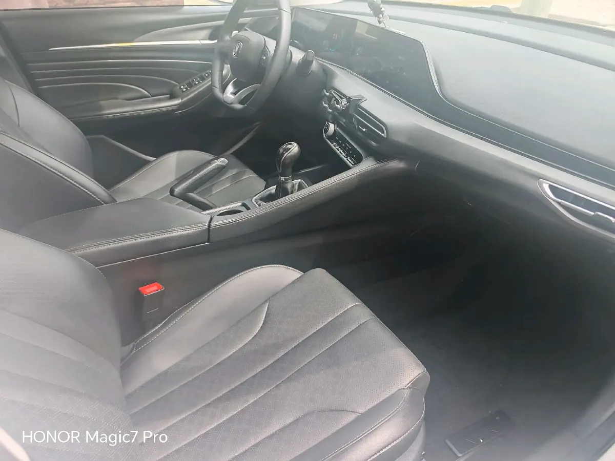 2021 ChangAn Eado 1.6L 128HP L4 5MT,autocango,china used car exporter,china ev exporter,chinese used car exporter,chinese used ev exporter