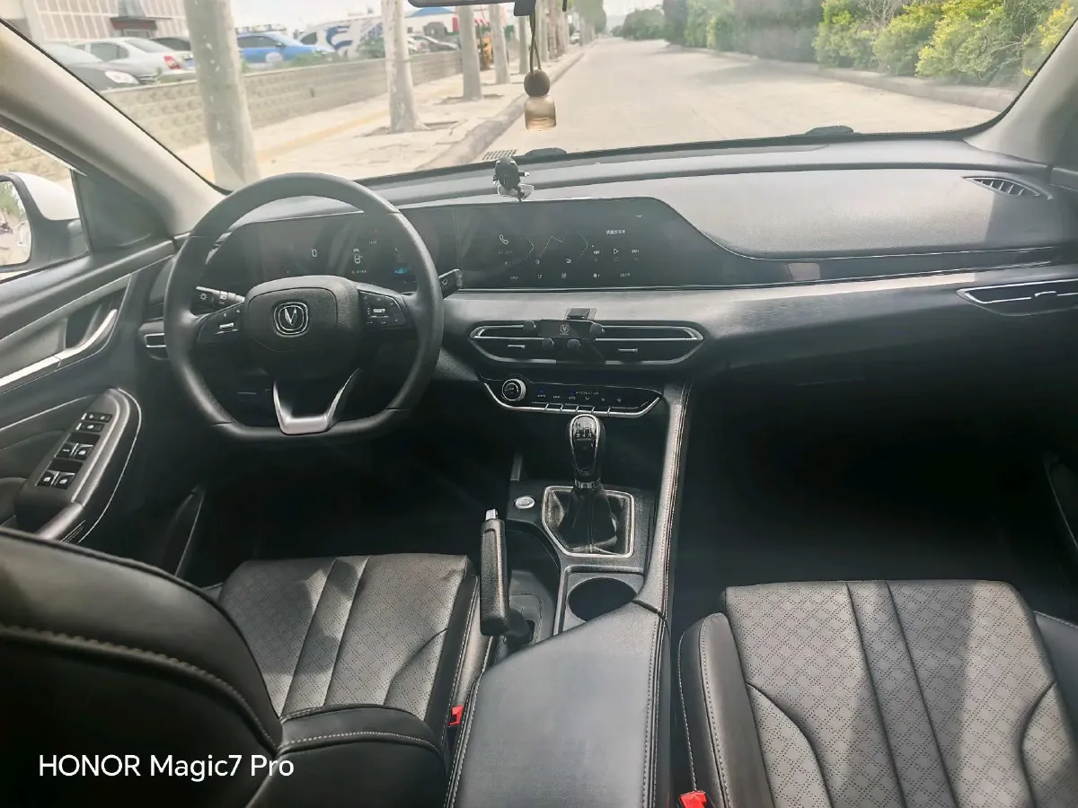 2021 ChangAn Eado 1.6L 128HP L4 5MT,autocango,china used car exporter,china ev exporter,chinese used car exporter,chinese used ev exporter