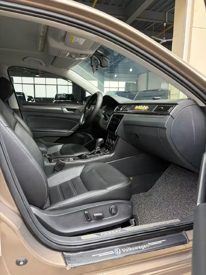 2017 Volkswagen Passat 1.8T 180HP L4 7DCT,autocango,china used car exporter,china ev exporter,chinese used car exporter,chinese used ev exporter