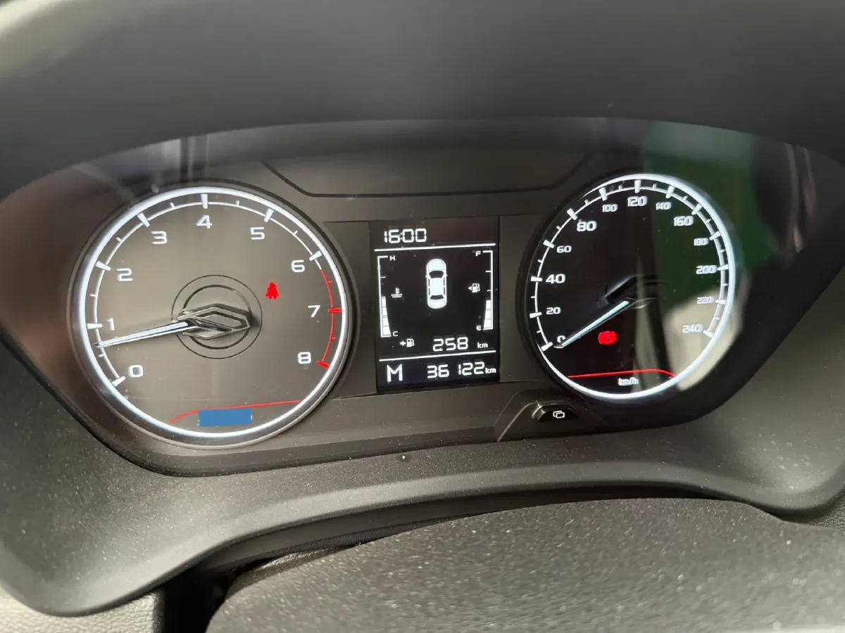 2022 Livan X3 PRO 1.5L 113HP L4 5MT,autocango,china used car exporter,china ev exporter,chinese used car exporter,chinese used ev exporter