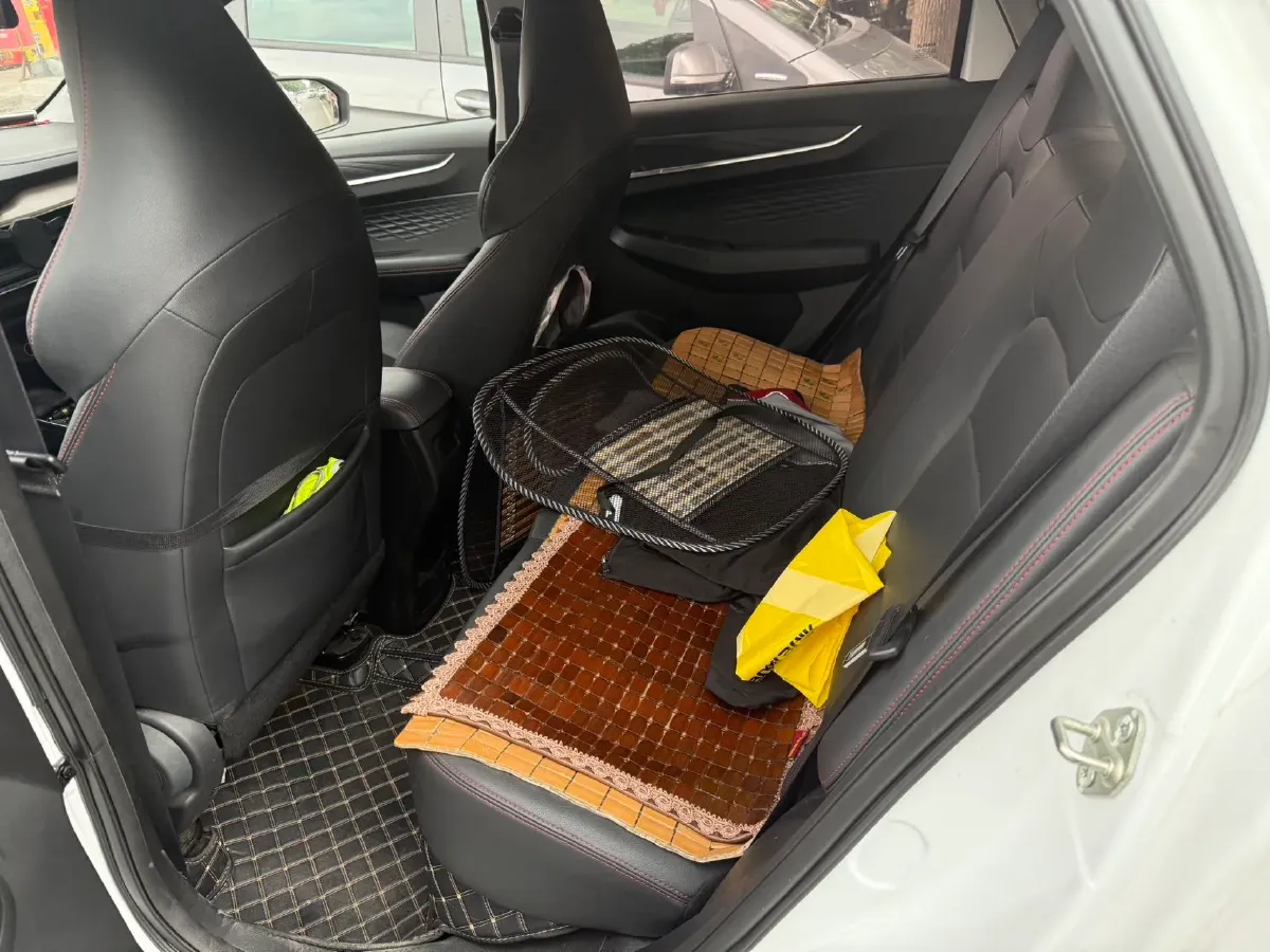 2022 Livan X3 PRO 1.5L 113HP L4 5MT,autocango,china used car exporter,china ev exporter,chinese used car exporter,chinese used ev exporter