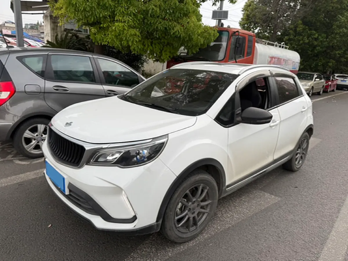 2022 Livan X3 PRO 1.5L 113HP L4 5MT,autocango,china used car exporter,china ev exporter,chinese used car exporter,chinese used ev exporter