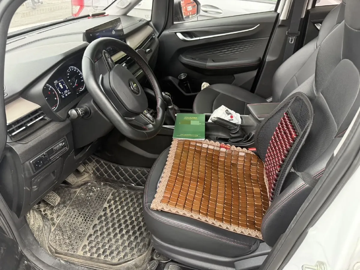 2022 Livan X3 PRO 1.5L 113HP L4 5MT,autocango,china used car exporter,china ev exporter,chinese used car exporter,chinese used ev exporter