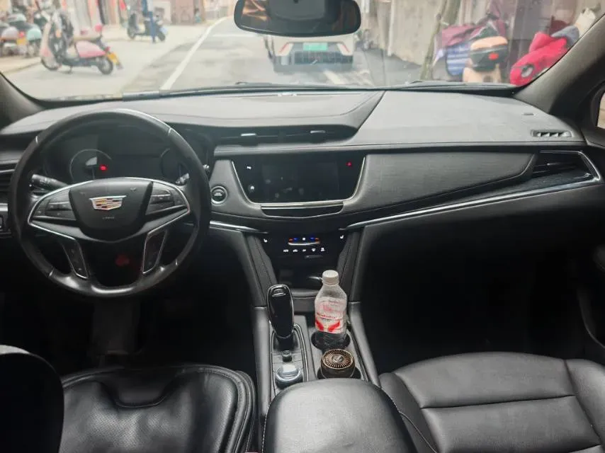 2022 Cadillac XT5 2.0T 237HP L4 9AT,autocango,china used car exporter,china ev exporter,chinese used car exporter,chinese used ev exporter