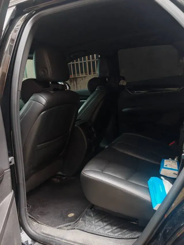 2022 Cadillac XT5 2.0T 237HP L4 9AT,autocango,china used car exporter,china ev exporter,chinese used car exporter,chinese used ev exporter