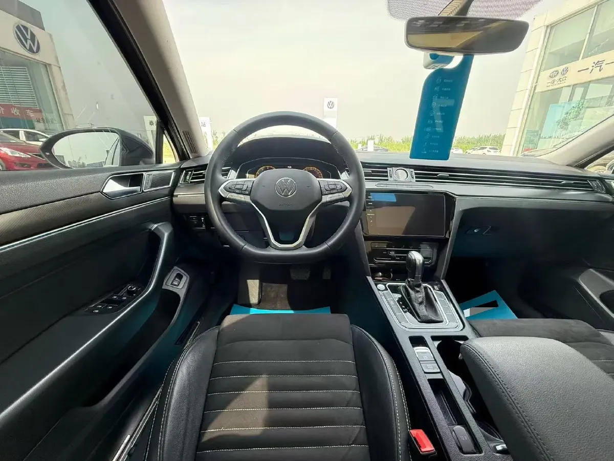 2020 Volkswagen Magotan 2.0T 186HP L4 7DCT,autocango,china used car exporter,china ev exporter,chinese used car exporter,chinese used ev exporter