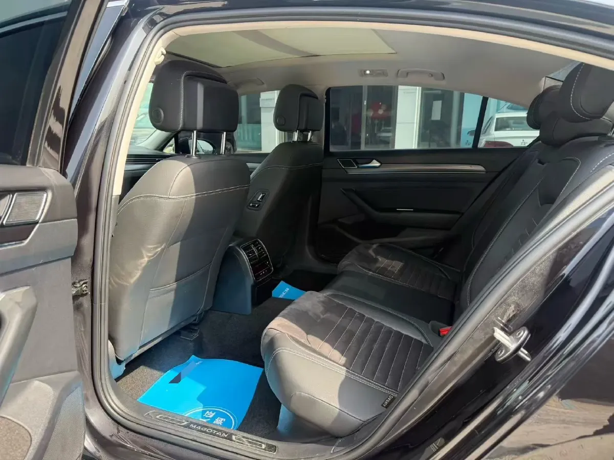 2020 Volkswagen Magotan 2.0T 186HP L4 7DCT,autocango,china used car exporter,china ev exporter,chinese used car exporter,chinese used ev exporter