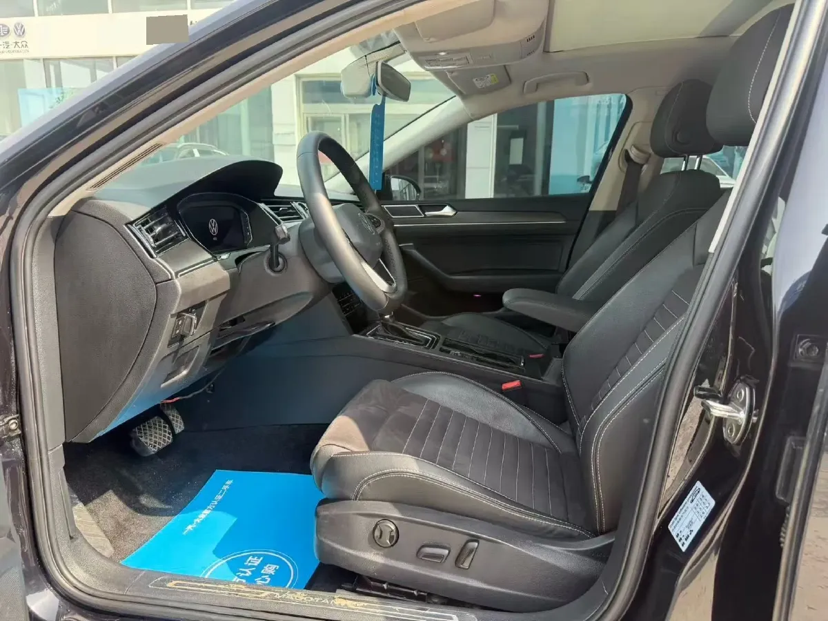 2020 Volkswagen Magotan 2.0T 186HP L4 7DCT,autocango,china used car exporter,china ev exporter,chinese used car exporter,chinese used ev exporter