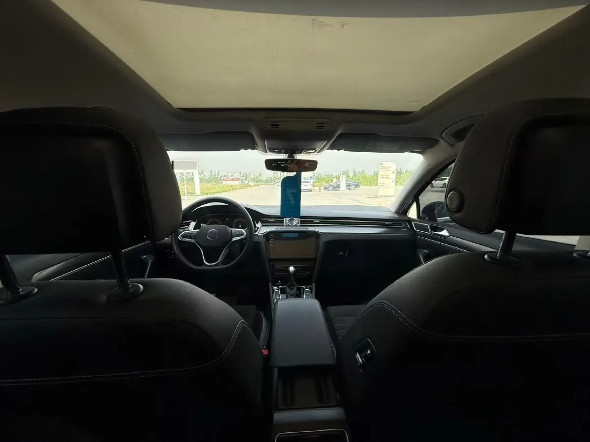 2020 Volkswagen Magotan 2.0T 186HP L4 7DCT,autocango,china used car exporter,china ev exporter,chinese used car exporter,chinese used ev exporter