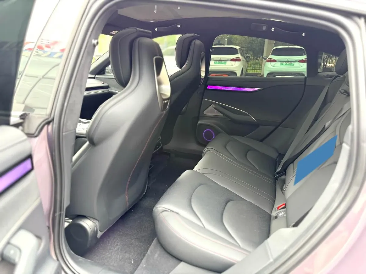 2024 MI SU7 BEV 101KWH,autocango,china used car exporter,china ev exporter,chinese used car exporter,chinese used ev exporter