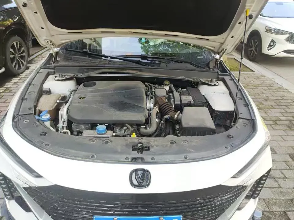 2022 ChangAn UNI-V 1.5T 188HP L4 7DCT,autocango,china used car exporter,china ev exporter,chinese used car exporter,chinese used ev exporter