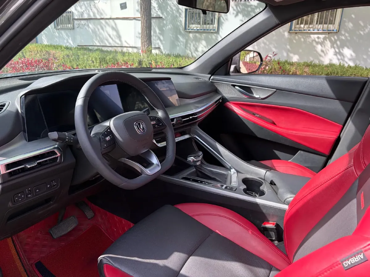 2021 ChangAn CS35 Plus 1.4T 160HP L4 7DCT,autocango,china used car exporter,china ev exporter,chinese used car exporter,chinese used ev exporter