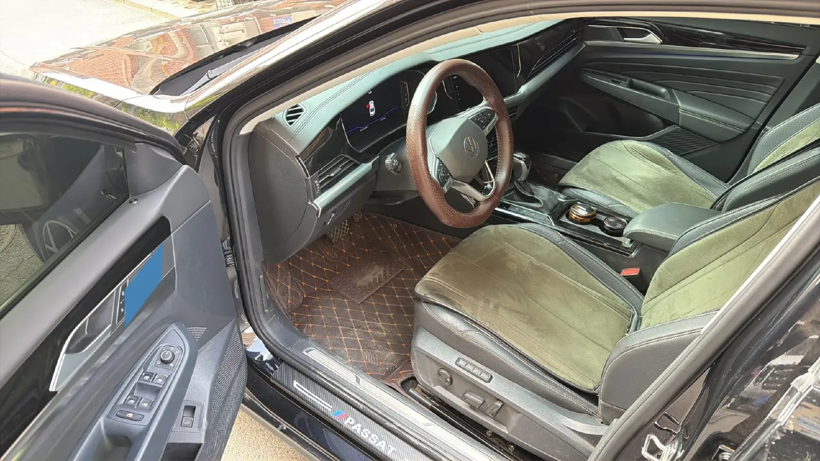 2025 Volkswagen Passat 2.0T 220HP L4 7DCT,autocango,china used car exporter,china ev exporter,chinese used car exporter,chinese used ev exporter