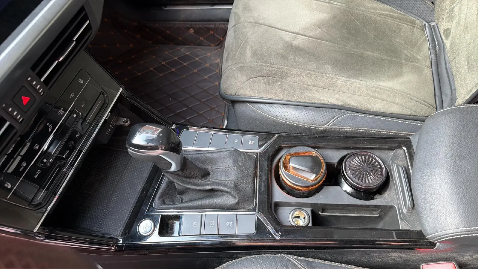 2025 Volkswagen Passat 2.0T 220HP L4 7DCT,autocango,china used car exporter,china ev exporter,chinese used car exporter,chinese used ev exporter