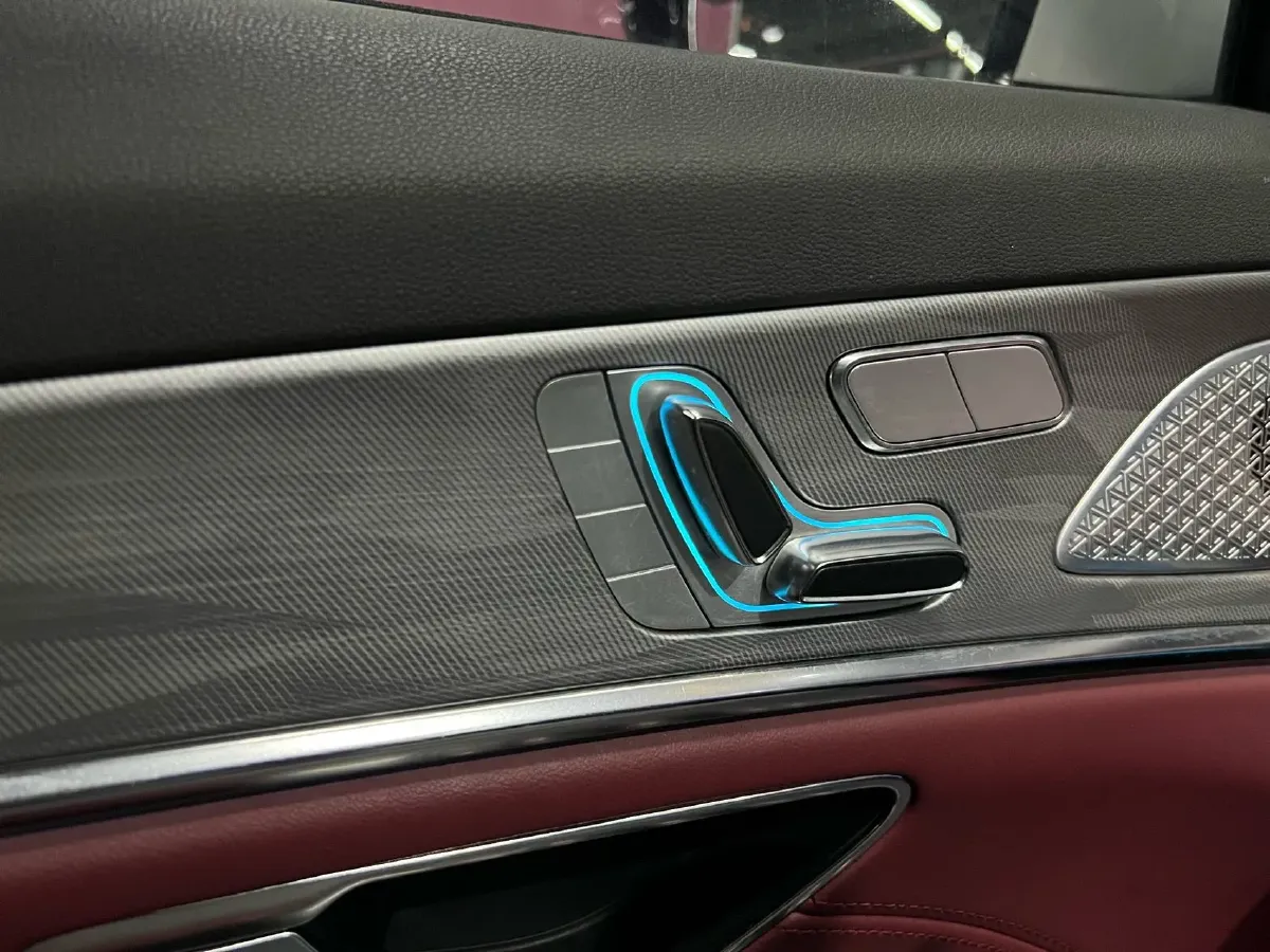 2023 ChangAn Oshan X7 Plus 1.5T 188HP L4 7DCT,autocango,china used car exporter,china ev exporter,chinese used car exporter,chinese used ev exporter