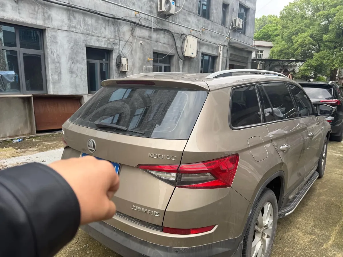 2018 Skoda Kodiak 2.0T 186HP L4 7DCT,autocango,china used car exporter,china ev exporter,chinese used car exporter,chinese used ev exporter