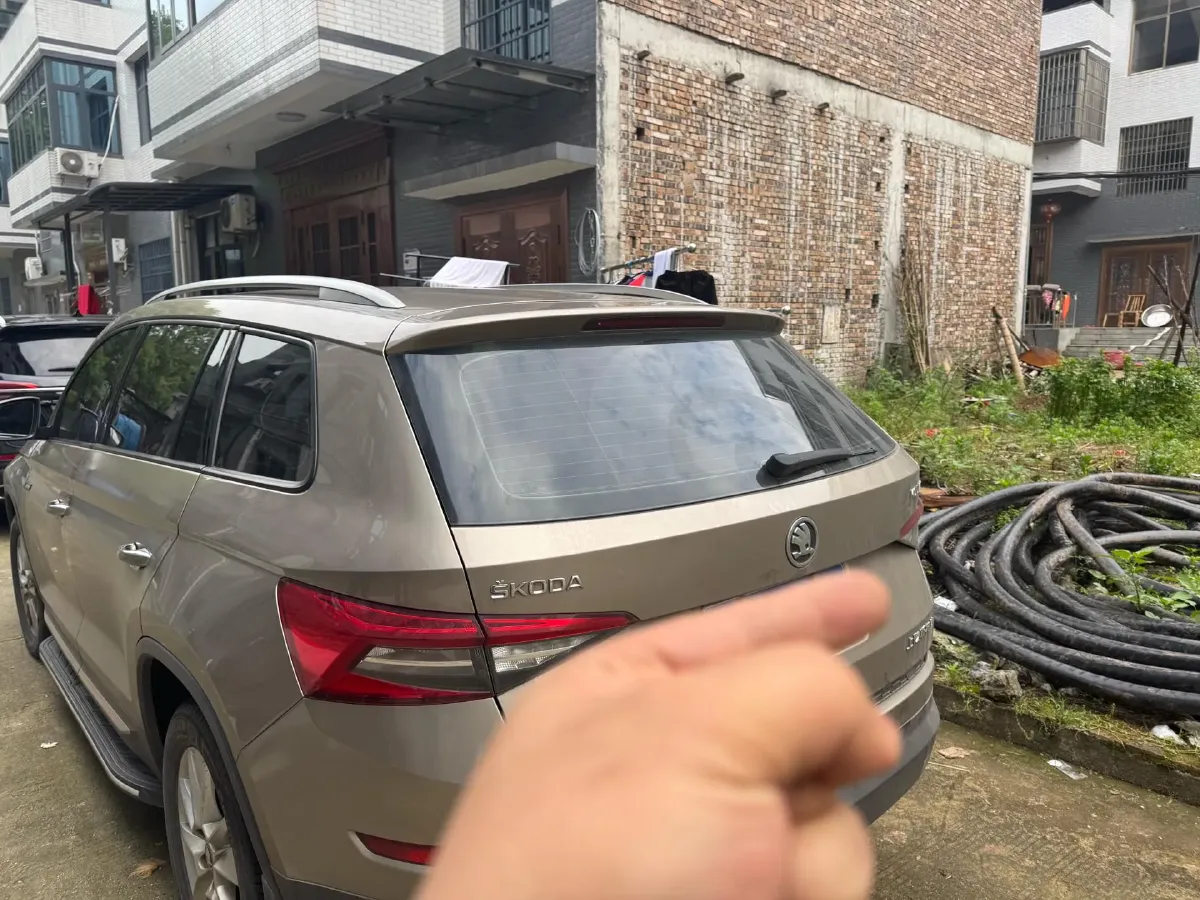 2018 Skoda Kodiak 2.0T 186HP L4 7DCT,autocango,china used car exporter,china ev exporter,chinese used car exporter,chinese used ev exporter